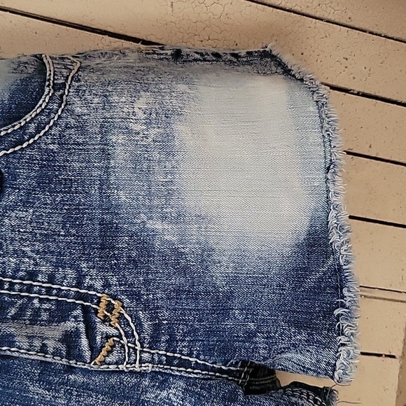 Zanadi wing embellished shorts - Picture 4 of 10